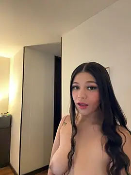 Snapshot of Alyshanon18 chatting on 05.21.26 Alyshanon18 online show from 05.21.26