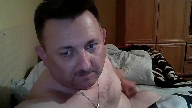 Snapshot of Novy73 chatting on 12.02.25 Novy73 online show from 12.02.25