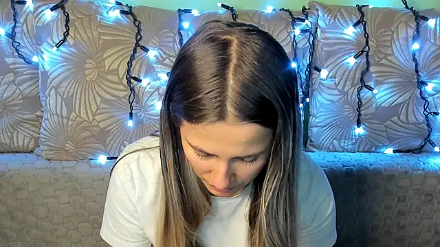 MaggieCake online show from 10.26.25