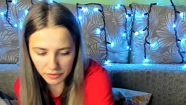 MaggieCake online show from 10.31.25