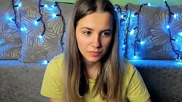 MaggieCake online show from 11.05.25