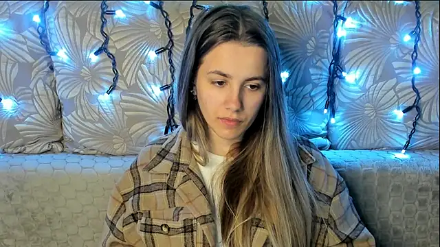 MaggieCake online show from 04.11.26