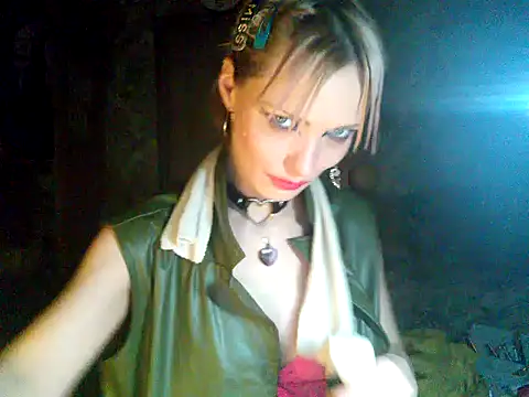 Snapshot of WildMissNiks chatting on 12.16.24 WildMissNiks online show from 12.16.24