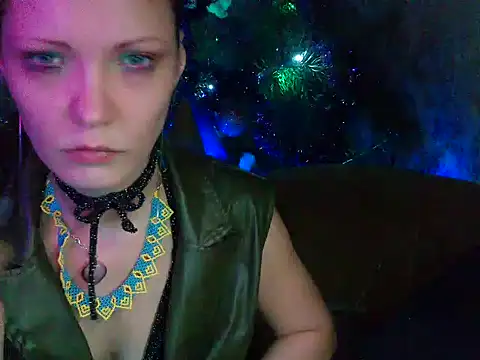Snapshot of WildMissNiks chatting on 12.24.24 WildMissNiks online show from 12.24.24