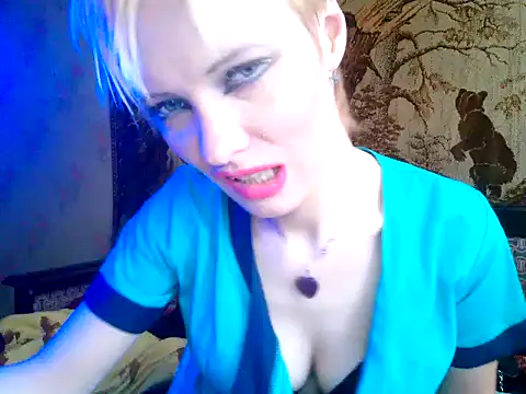 Snapshot of WildMissNiks chatting on 01.30.25 WildMissNiks online show from 01.30.25