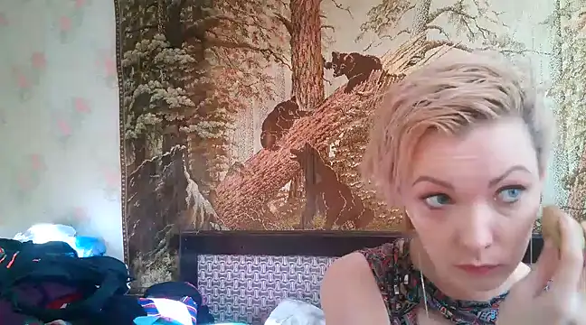 Snapshot of WildMissNiks chatting on 03.09.25 WildMissNiks online show from 03.09.25
