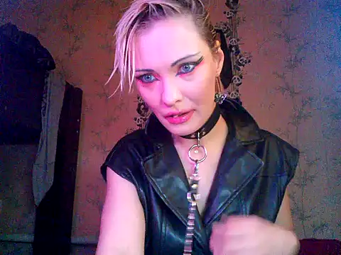 WildMissNiks online show from 11.14.25