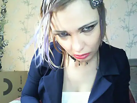 WildMissNiks online show from 04.16.26