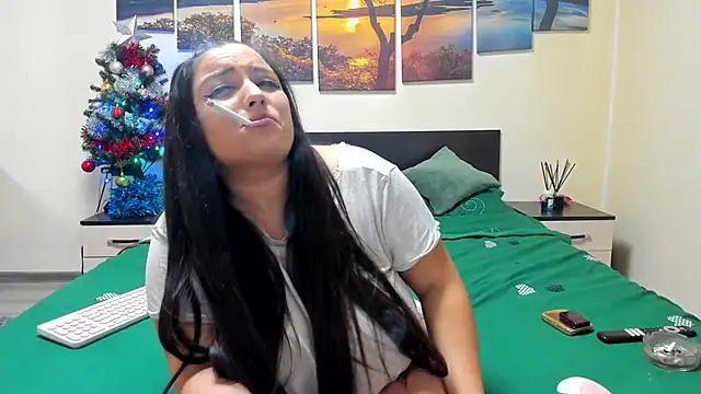 Snapshot of adelline chatting on 12.30.24 adelline online show from 12.30.24