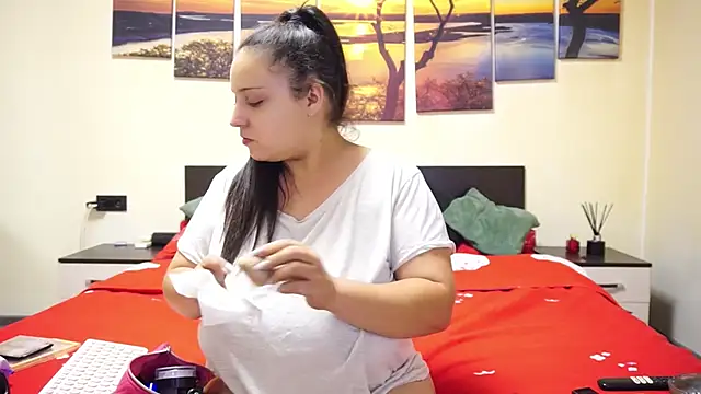 Snapshot of adelline chatting on 09.27.25 adelline online show from 09.27.25