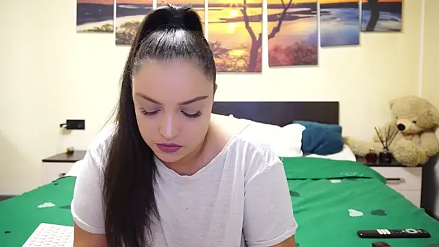 Snapshot of adelline chatting on 10.24.25 adelline online show from 10.24.25