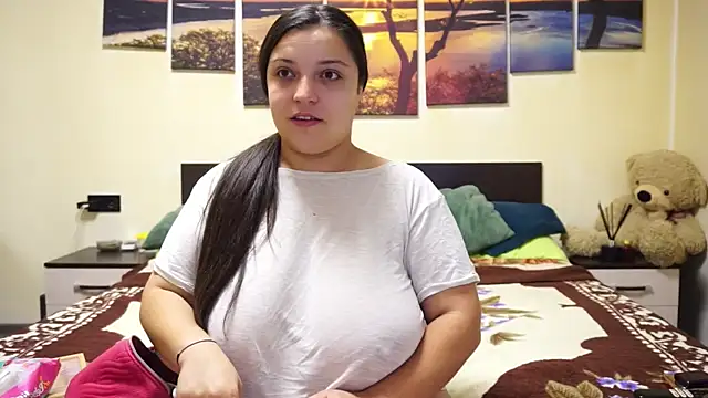 Snapshot of adelline chatting on 12.02.25 adelline online show from 12.02.25