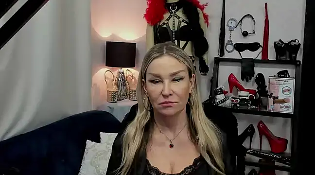 Snapshot of crystaLUX chatting on 12.30.24 crystaLUX online show from 12.30.24