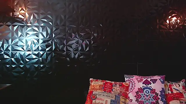 PINK  LOLA1 online show from 10.22.25