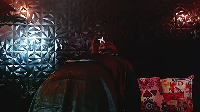 Snapshot of PINK__LOLA1 chatting on 12.18.25 PINK LOLA1 online show from 12.18.25