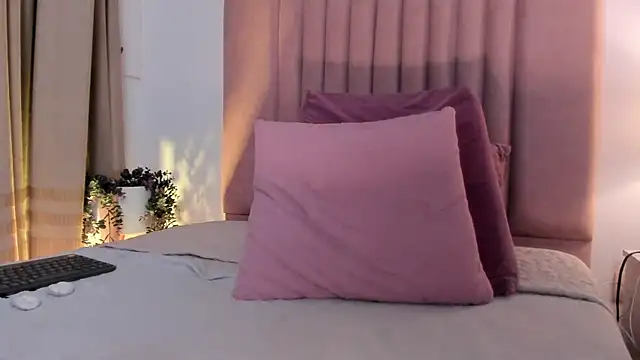 Christy Sea online show from 02.12.25