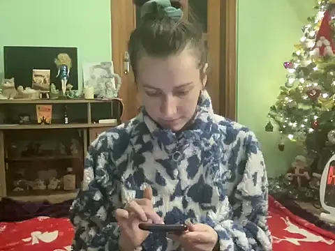 Snapshot of AngelTough20 chatting on 12.21.25 AngelTough20 online show from 12.21.25