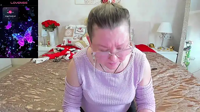 Snapshot of katysako chatting on 01.16.25 katysako online show from 01.16.25