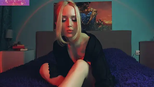 Snapshot of Linda_Roxy chatting on 03.01.25 Linda Roxy online show from 03.01.25