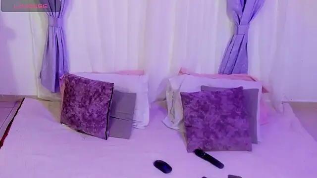 MiaYMolly online show from 06.11.26