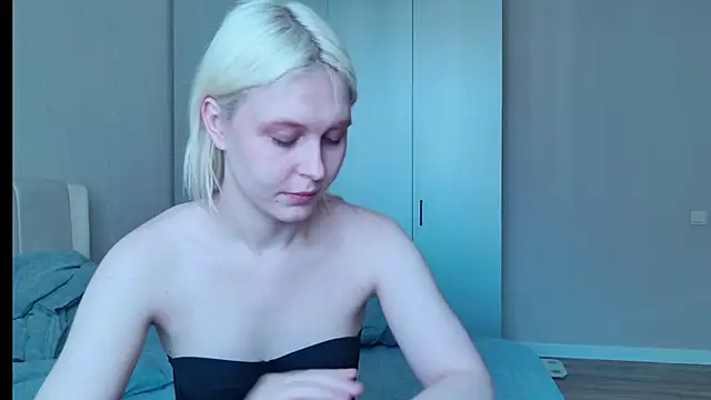 Evelyn rabbit online show from 09.19.25