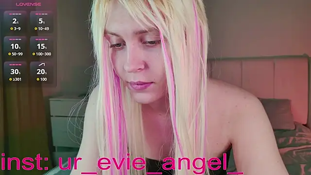 Evelyn rabbit online show from 03.19.26