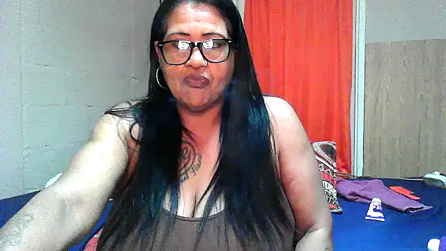 Snapshot of boobynatz chatting on 10.16.25 boobynatz online show from 10.16.25