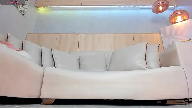 Snapshot of maryevans_ chatting on 03.06.25 maryevans online show from 03.06.25