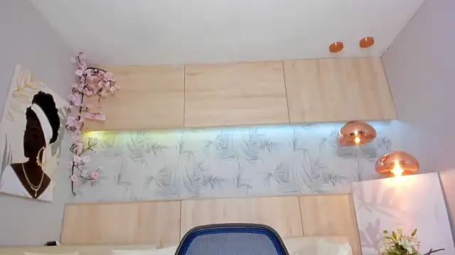 Snapshot of maryevans_ chatting on 09.09.25 maryevans online show from 09.09.25