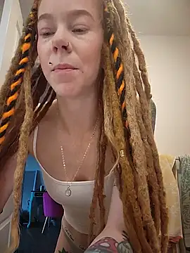 LucidLucy online show from 11.04.25