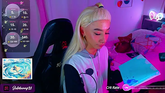 Snapshot of Littlebunny21 chatting on 02.06.25 Littlebunny21 online show from 02.06.25