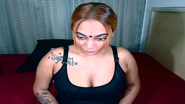 Snapshot of sexyindianchic chatting on 12.14.25 sexyindianchic online show from 12.14.25