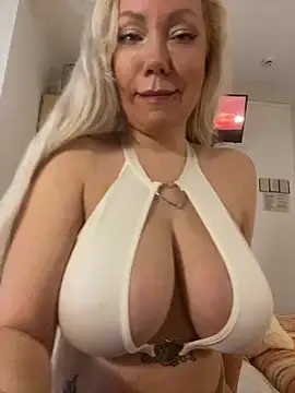 SofiaJoy online show from 02.13.25