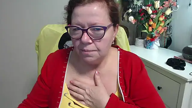 Adelewildx online show from 02.17.26