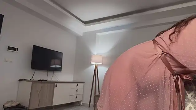 Snapshot of SexyMissMe chatting on 10.27.25 SexyMissMe online show from 10.27.25