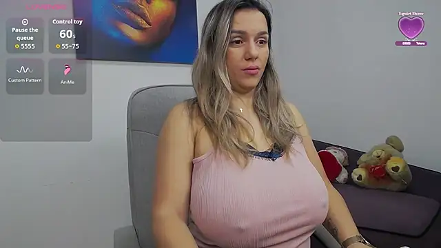 Snapshot of NattyBoobs chatting on 12.02.25 NattyBoobs online show from 12.02.25