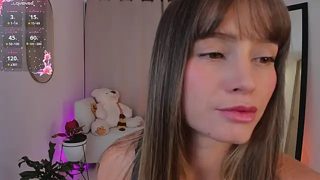 Snapshot of roxie_gates_ chatting on 10.23.25 roxie gates online show from 10.23.25