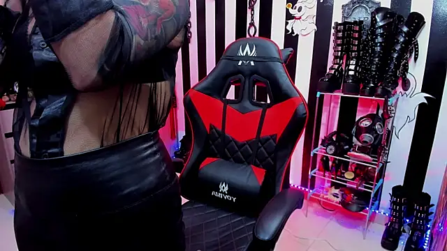 Mistress Yelena online show from 02.18.25