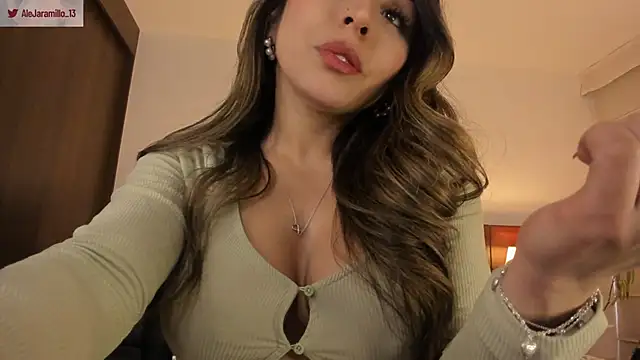 Snapshot of AleJaramillo_ chatting on 12.20.24 AleJaramillo online show from 12.20.24