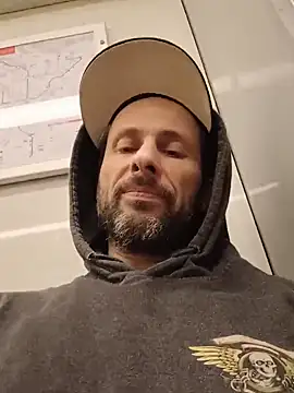 Snapshot of FireFox_Feel chatting on 03.07.25 FireFox Feel online show from 03.07.25