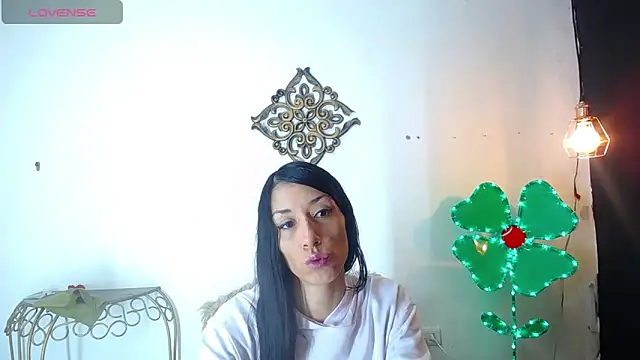 Snapshot of SexyKataShow chatting on 11.22.25 SexyKataShow online show from 11.22.25