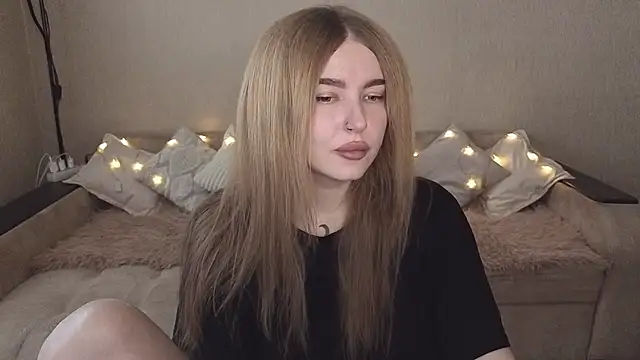 Snapshot of ViolettaLopez chatting on 10.25.25 ViolettaLopez online show from 10.25.25