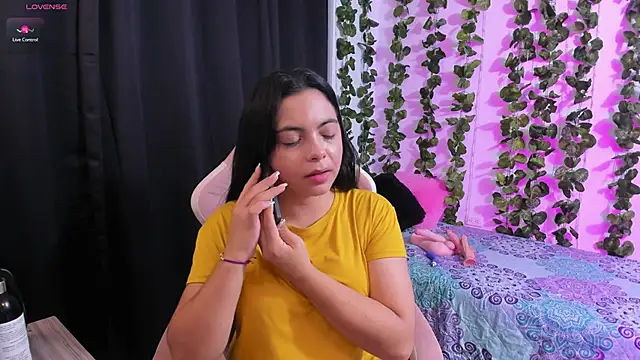 Snapshot of ashley_morgan_18 chatting on 11.06.25 ashley morgan 18 online show from 11.06.25