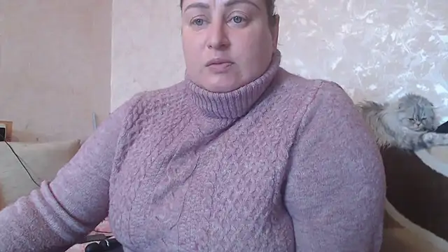 Amy August online show from 02.18.25