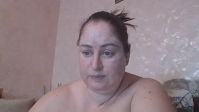 Amy August online show from 02.20.25