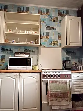 Amy August online show from 03.16.25