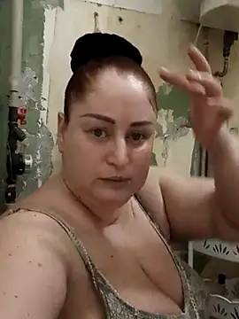 Amy August online show from 03.21.25