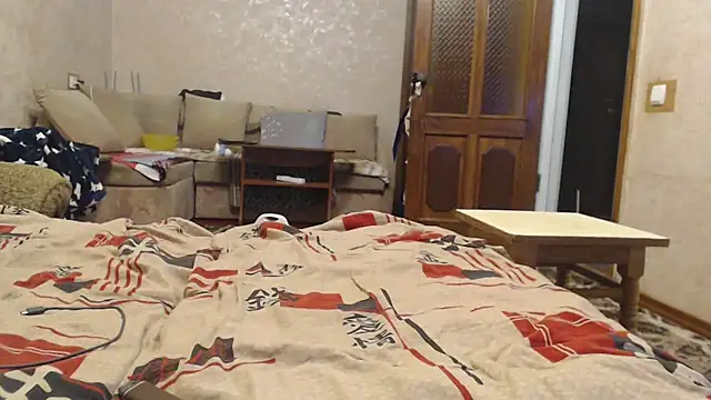 Amy August online show from 11.12.25