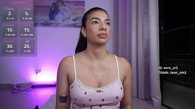 Snapshot of Veronica_ar chatting on 10.31.25 Veronica ar online show from 10.31.25