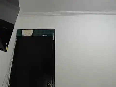 Snapshot of mayhott2 chatting on 02.20.25 mayhott2 online show from 02.20.25